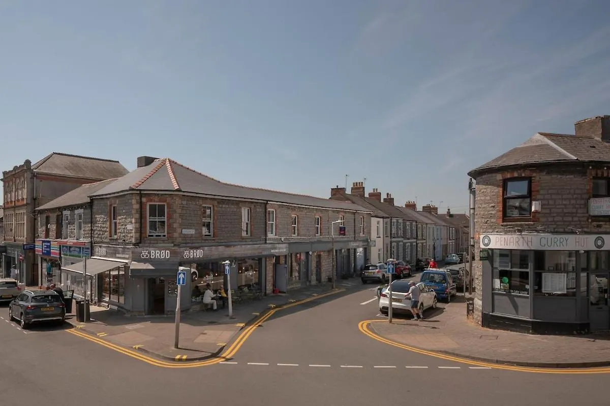 Stylish 2-Bed Apartment In Penarth Town Flat 2 카디프