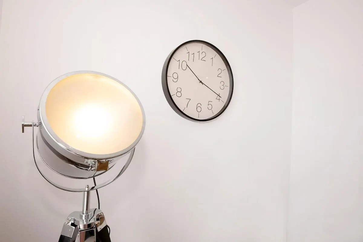 Stylish 2-Bed Apartment In Penarth Town Flat 2 카디프