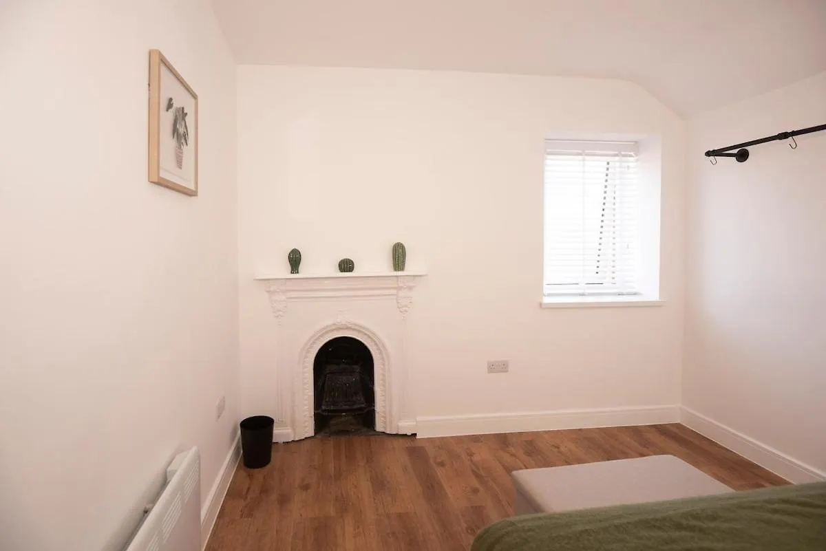 Stylish 2-Bed Apartment In Penarth Town Flat 2 카디프 영국